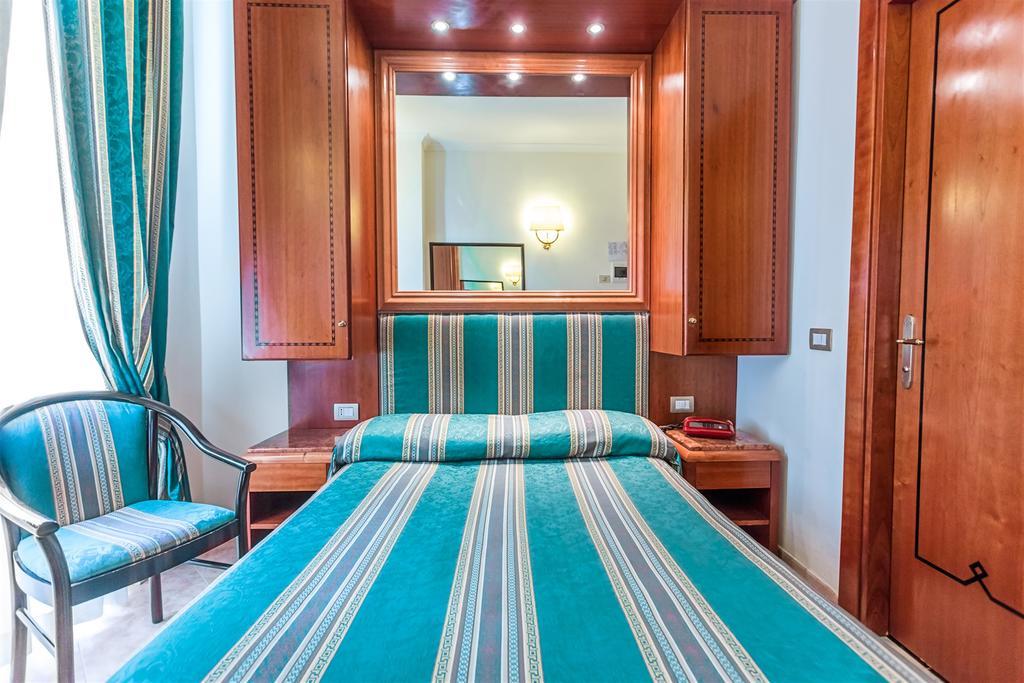 Raeli Siracusa 3* Roma