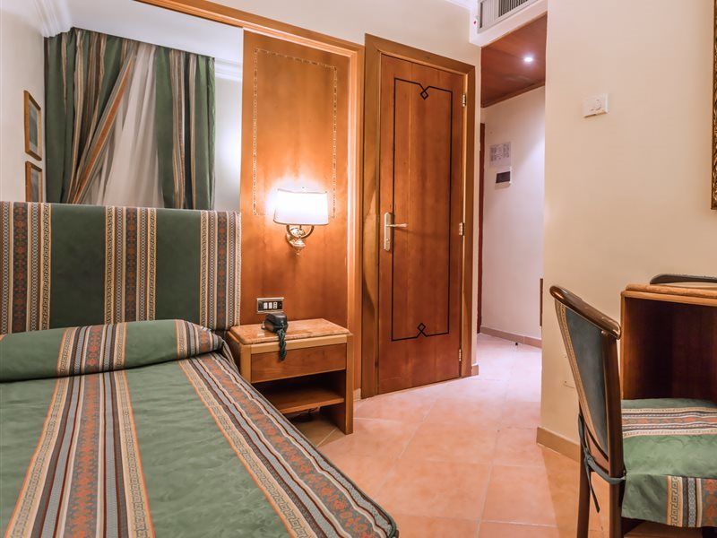 Raeli Siracusa Hotel Roma