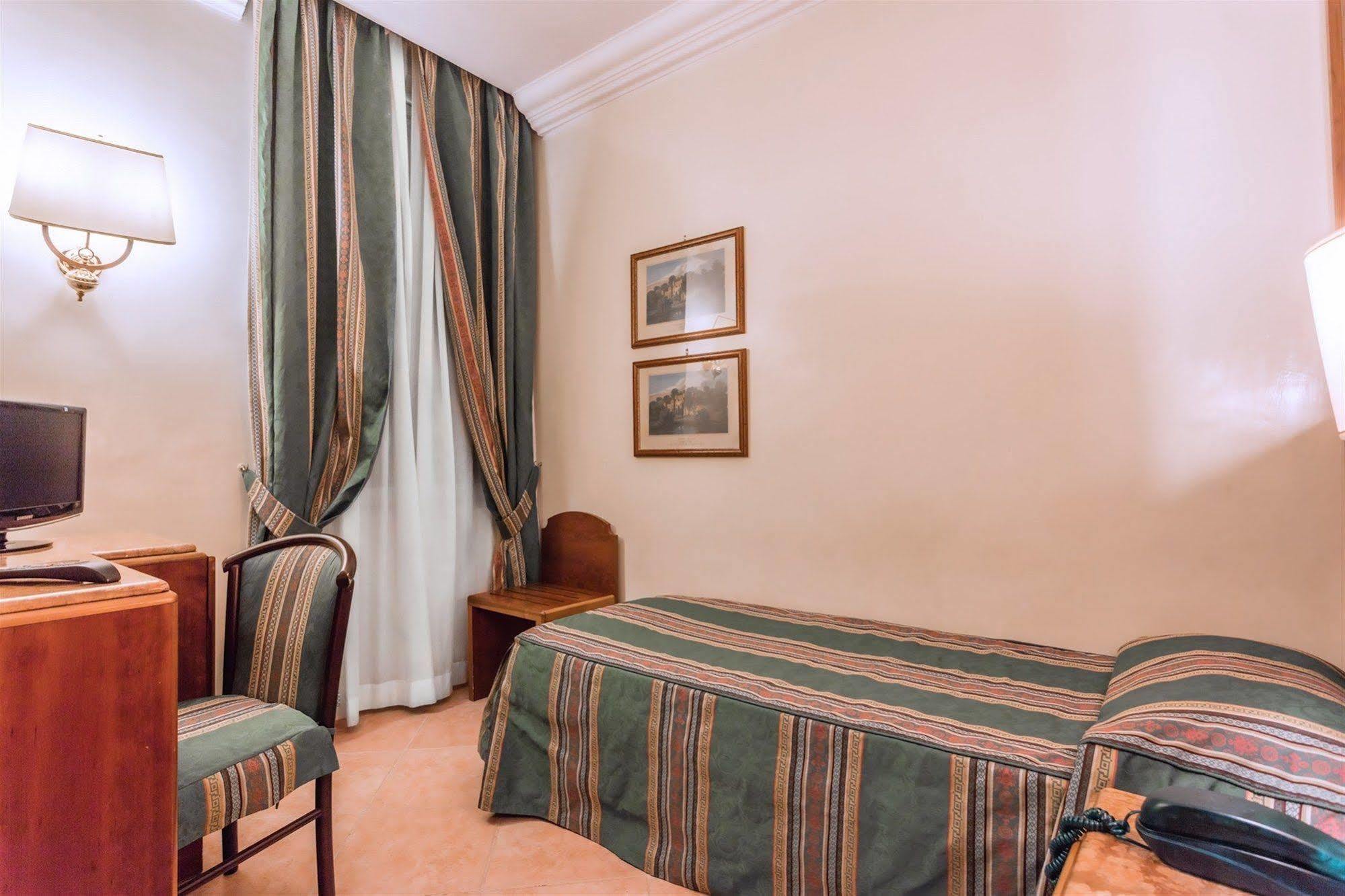 Raeli Siracusa Roma