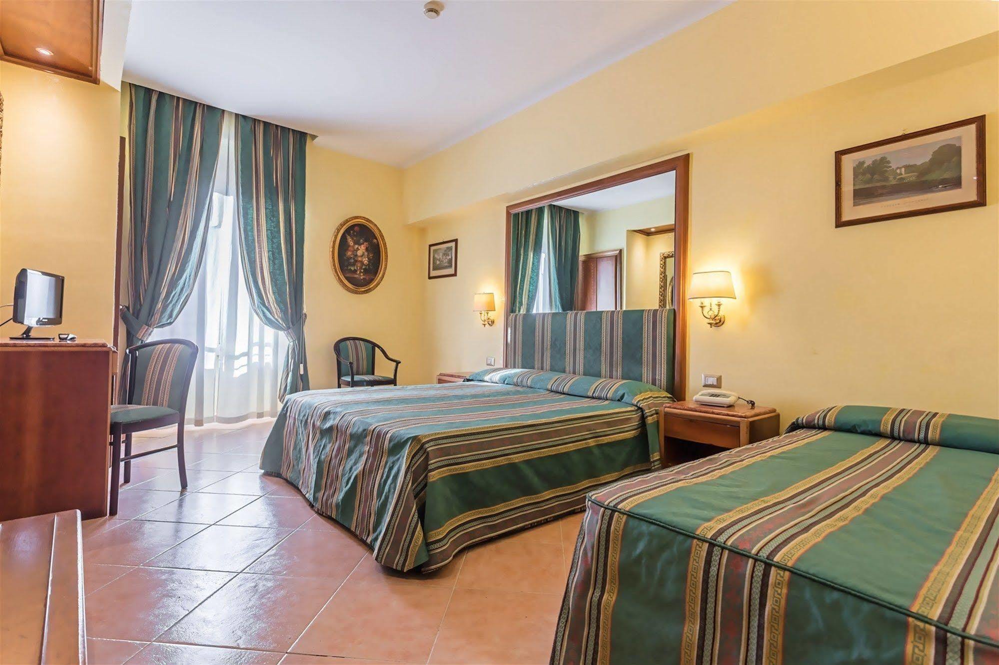 Raeli Siracusa Hotel 3*